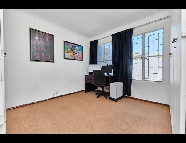 2 BEDROOM SIMPLEX FOR SALE IN PRESIDENT RIDGE